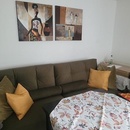I24Rooms - Gaestezimmer Mit Eigenem Garten Legau ภายนอก รูปภาพ