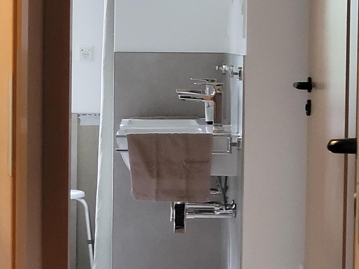 I24Rooms - Gaestezimmer Mit Eigenem Garten Legau ภายนอก รูปภาพ