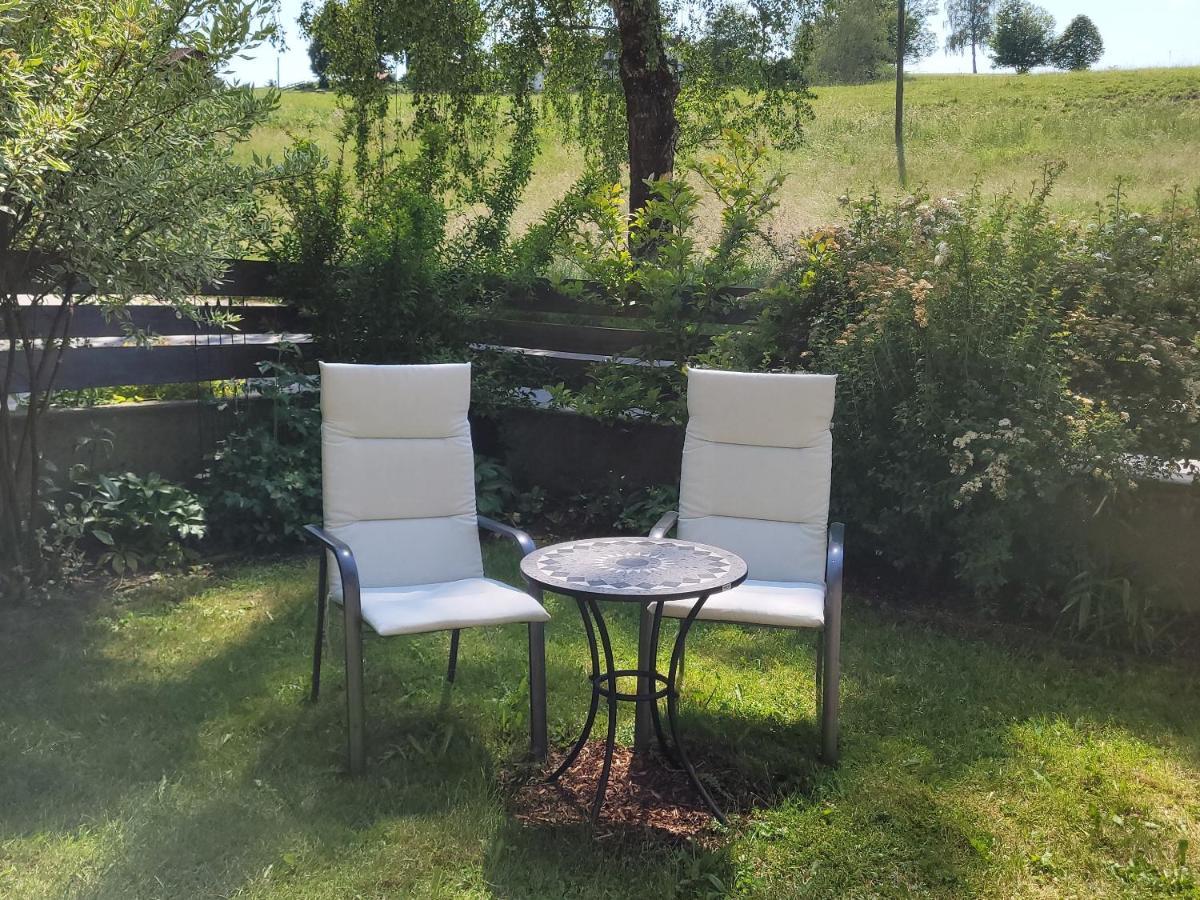 I24Rooms - Gaestezimmer Mit Eigenem Garten Legau ภายนอก รูปภาพ