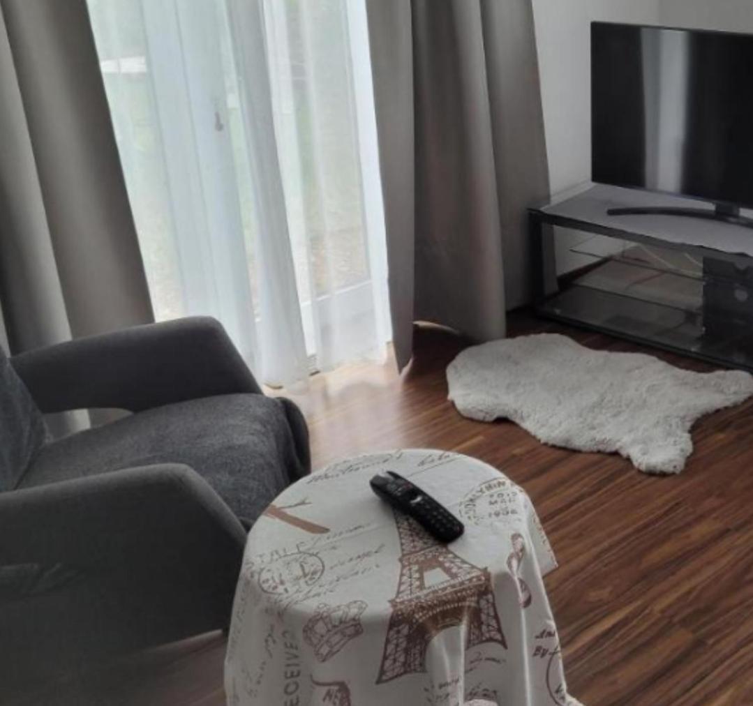 I24Rooms - Gaestezimmer Mit Eigenem Garten Legau ภายนอก รูปภาพ