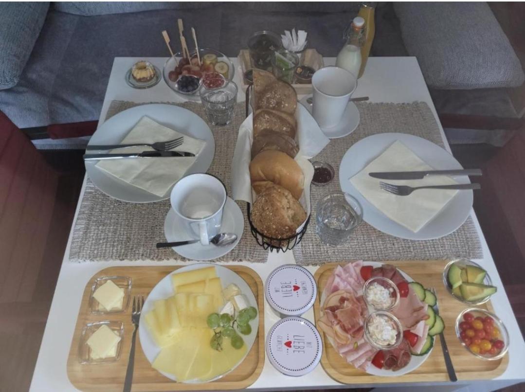 I24Rooms - Gaestezimmer Mit Eigenem Garten Legau ภายนอก รูปภาพ