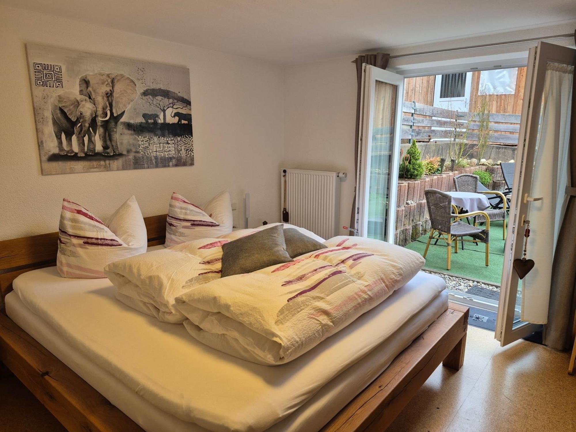 I24Rooms - Gaestezimmer Mit Eigenem Garten Legau ภายนอก รูปภาพ