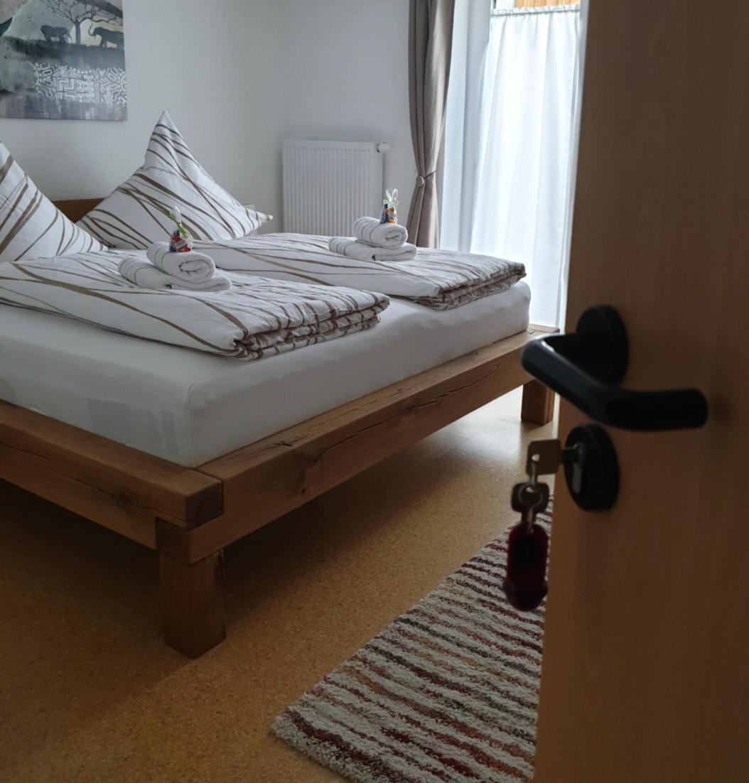 I24Rooms - Gaestezimmer Mit Eigenem Garten Legau ภายนอก รูปภาพ